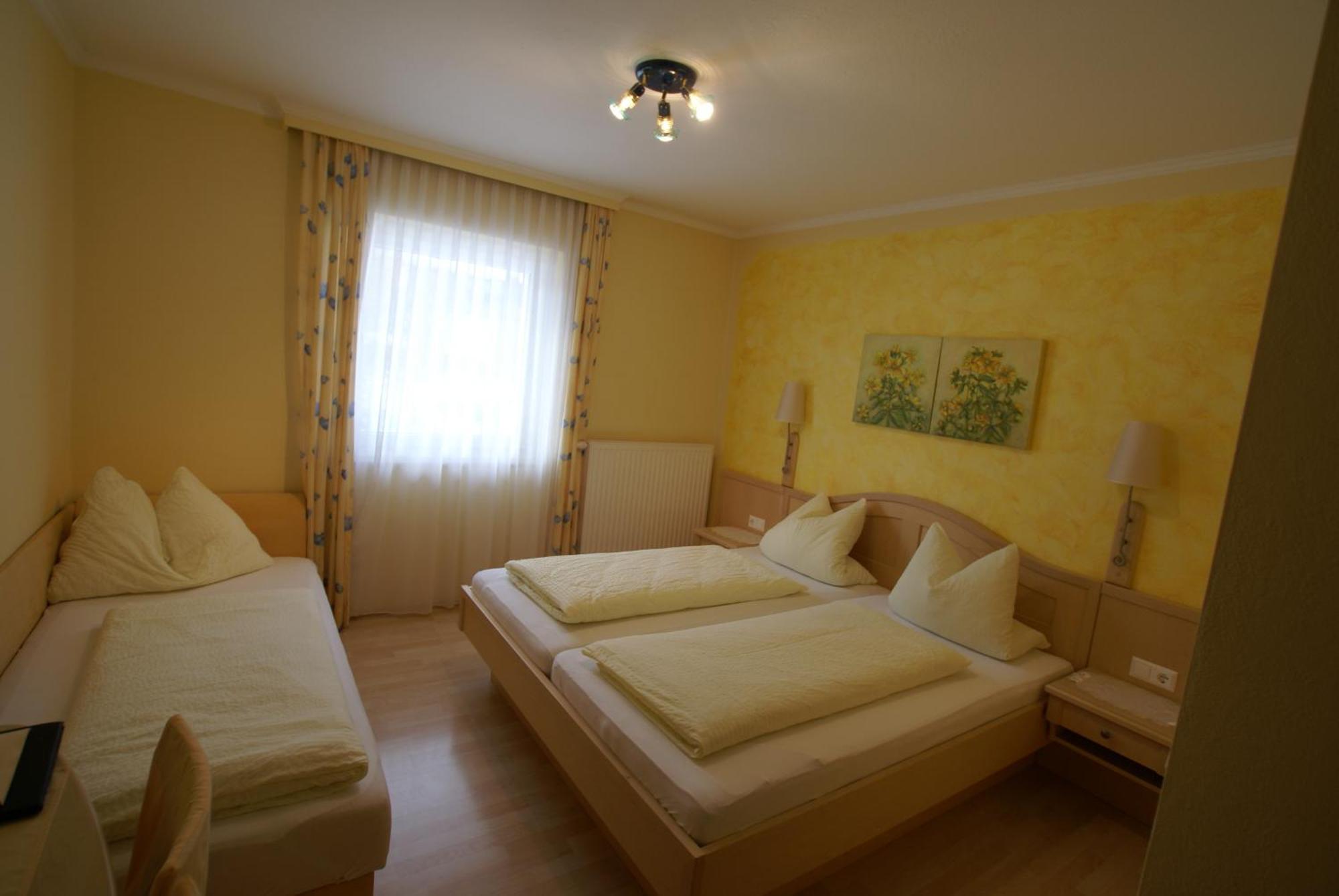 Gasthof Hotel Zur Post Ferlach Luaran gambar