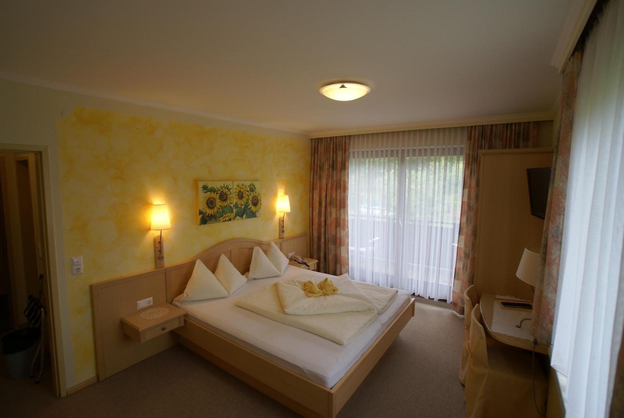 Gasthof Hotel Zur Post Ferlach Luaran gambar