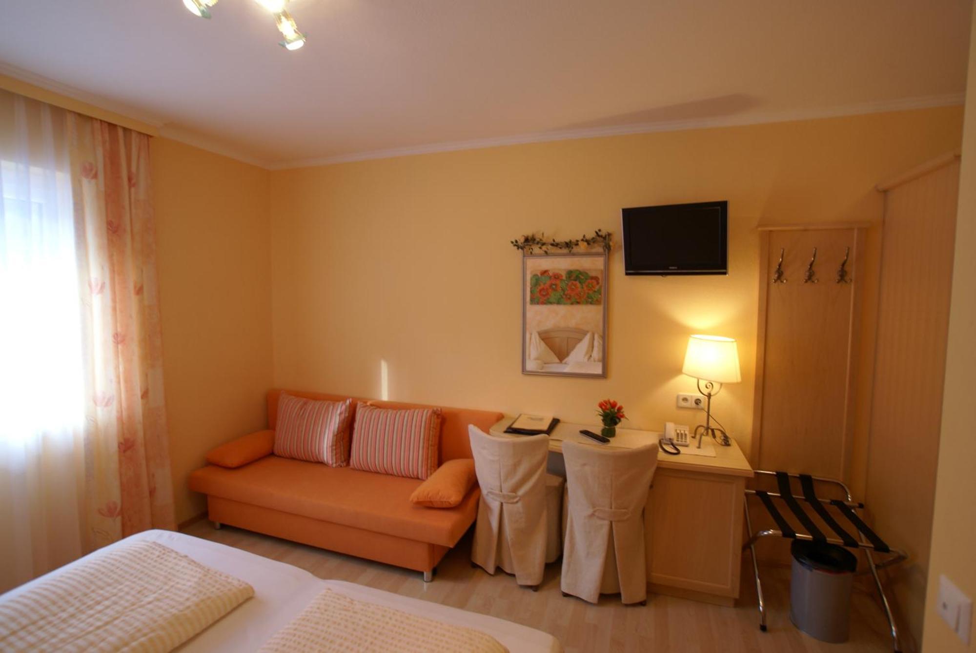 Gasthof Hotel Zur Post Ferlach Luaran gambar